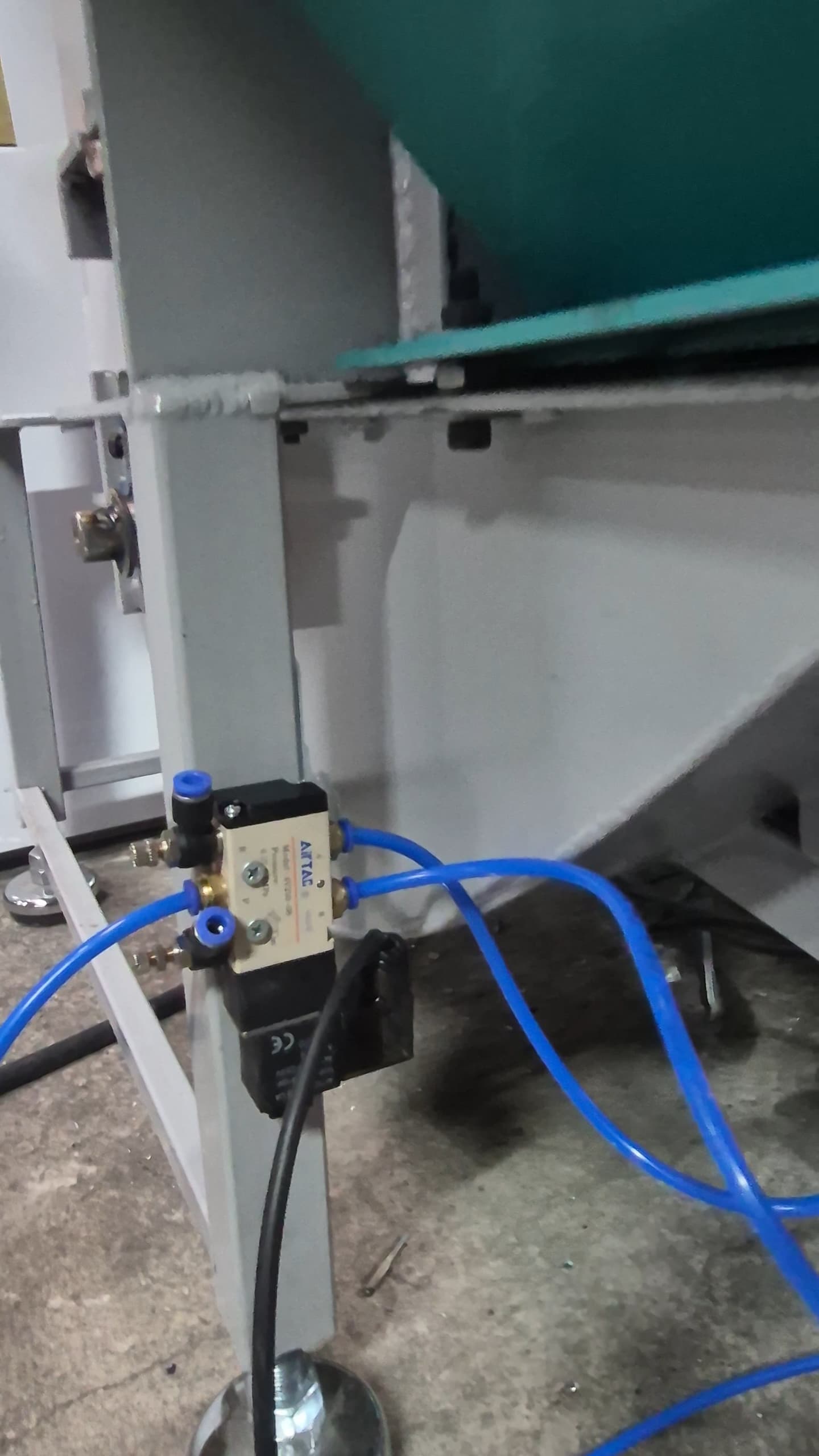 دستگاه لووک پسته و آجیل ماشین سازی خشکبار صنعت فاخر در تبریز